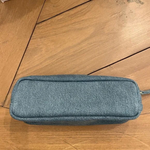 Stoney Clover Lane White Interior Pouch - Picture 2 of 3